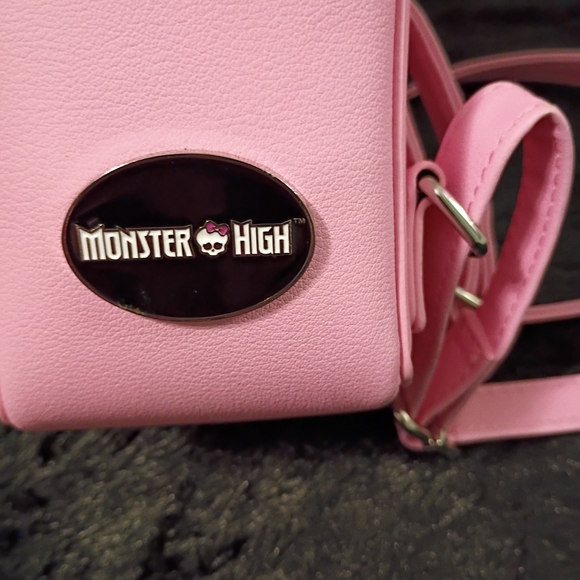 Monster High Pink Spider Web Coffin Shaped Backpack - Picture 3 of 5